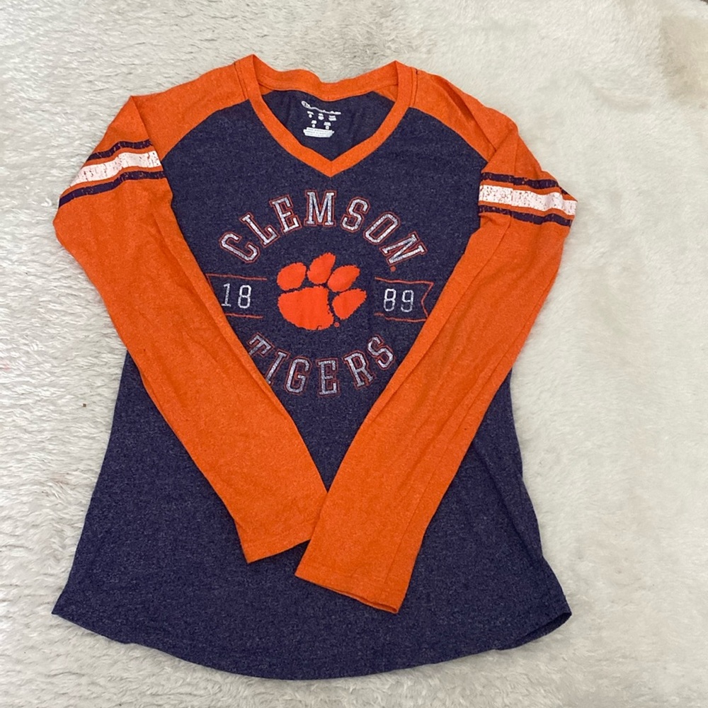 Woman’s sweater fall college size small long sleeve